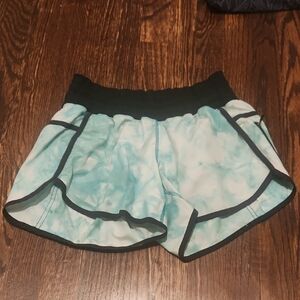 Lululemon Tracker Short II *2-way Stretch Skze 6